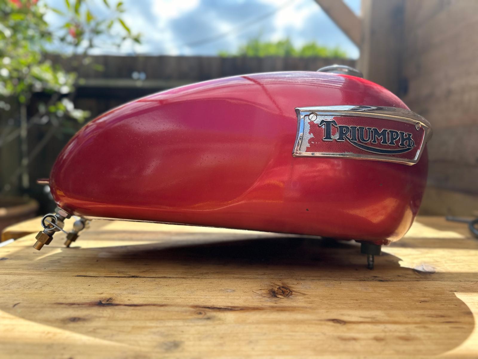1969 Triumph T100C photograph 11